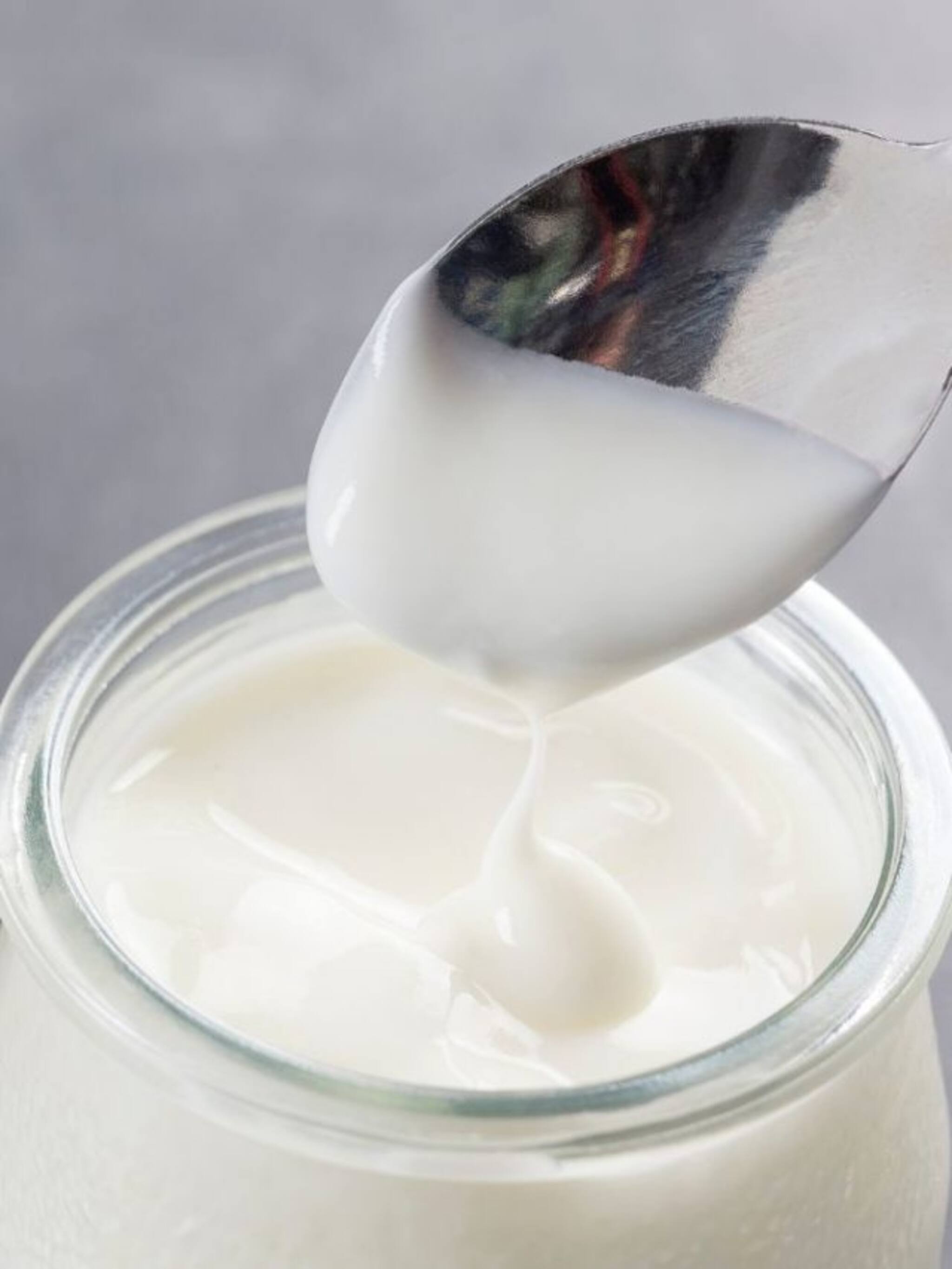 दह्यासोबत साखर की मीठ काय खावं?