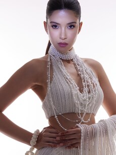 Shanaya Kapoor dazzles in a saree with 100,000 pearls