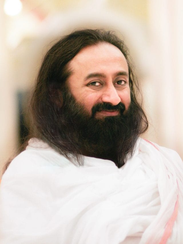 10 Motivational Quotes By Gurudev Sri Sri Ravi Shankar For The Youth