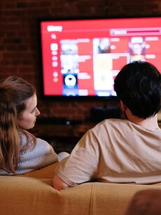 9 ways to never  let work interfere with your relationship