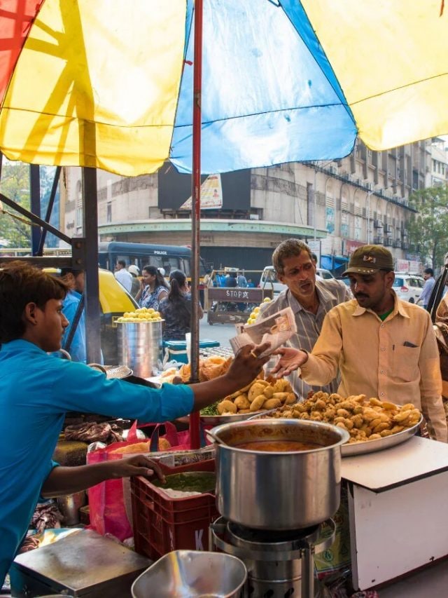 4 Reasons To Avoid Street Foods During Monsoon