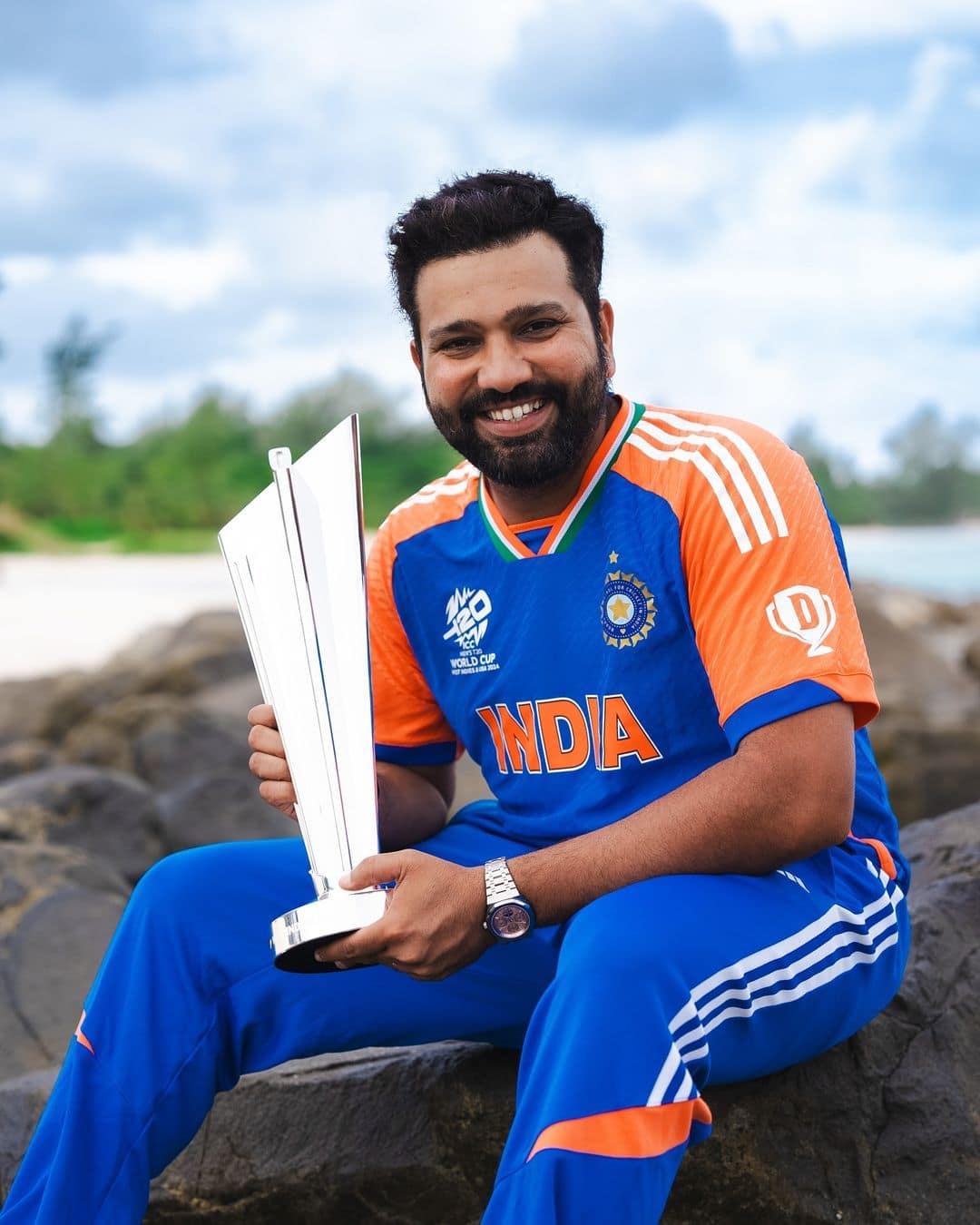 Rohit Sharma Poses With The T20 World Cup 2024 Trophy, Fulfilling "A  Billion Dreams", See Pics