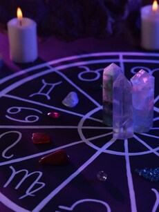 5 Zodiac Signs That Excel in Business