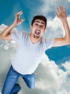 10 Reasons Why You Keep Dreaming About Falling