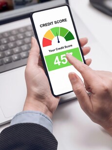 10 Common Credit Scores Myths & Facts