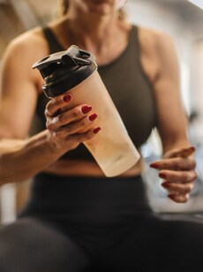 Health benefits of protein shakes, plus how to select the best