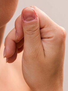 10 health risks of nail biting, ditch this bad habit right now