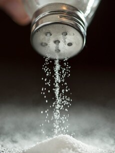 5 safe, healthy alternatives to salt in daily diet