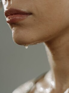 10 home remedies to stop excessive sweating, smell good