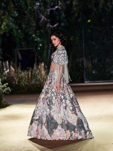 Bollywood Actresses And Their Love For Florals