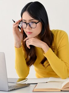 9 Simple Hacks to Stay Focused While Studying