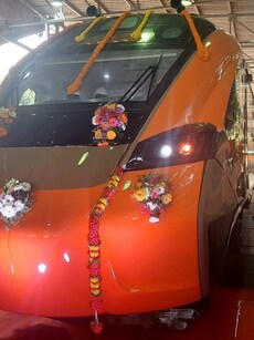 New Vande Bharat: A First Look at Indian Railways’ Most Luxurious Sleeper Coach