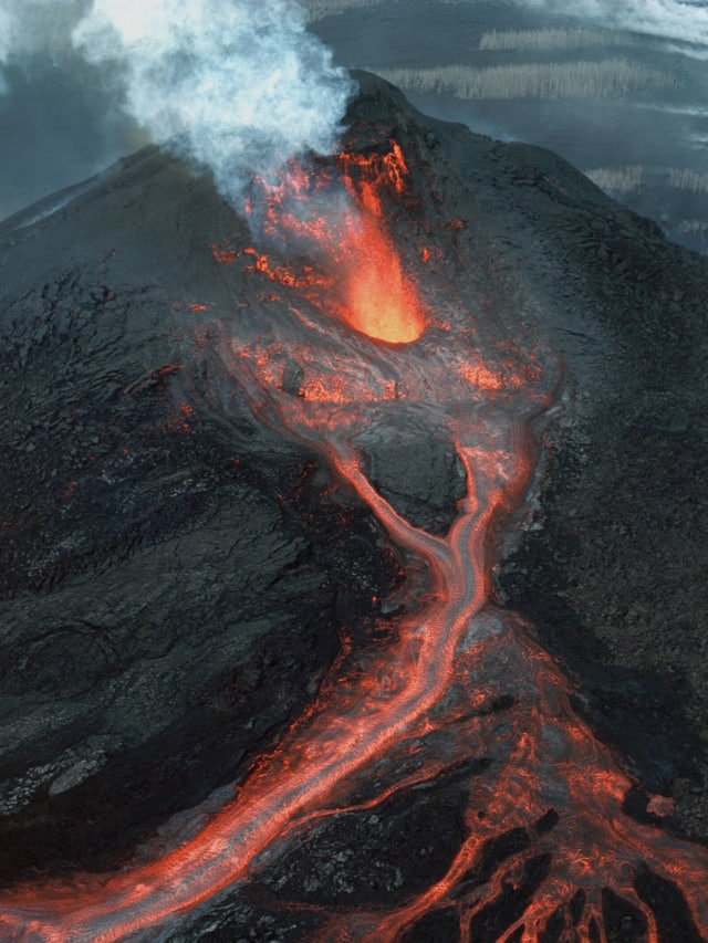 From Mount Fuji to Kilimanjaro, the 9 largest volcanoes in the world