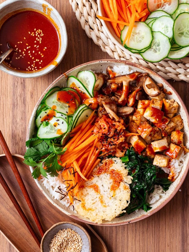 Delicious Korean Style Rice Bowl Recipe for Vegetarians