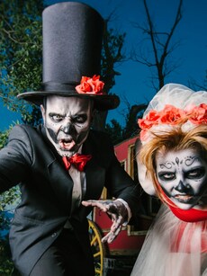 9 DIY Halloween costumes with household items