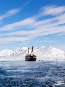 9 Incredible Places Where the Sun Never Sets