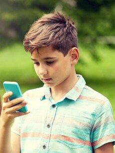 10 Bad Mobile Phone Habits Ruining Your Child&rsquo;s School Performance