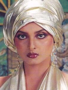 Rekha’s Timeless Beauty: A Journey Through Her Iconic Signature Looks