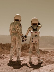 8 Exciting Tourist Spots To Explore on Mars In Future