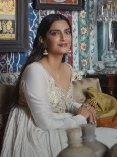 10 unseen pics of Sonam Kapoor Mumbai home