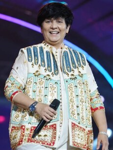 Dandiya Queen Falguni Pathak’s Most Iconic Navratri Hits