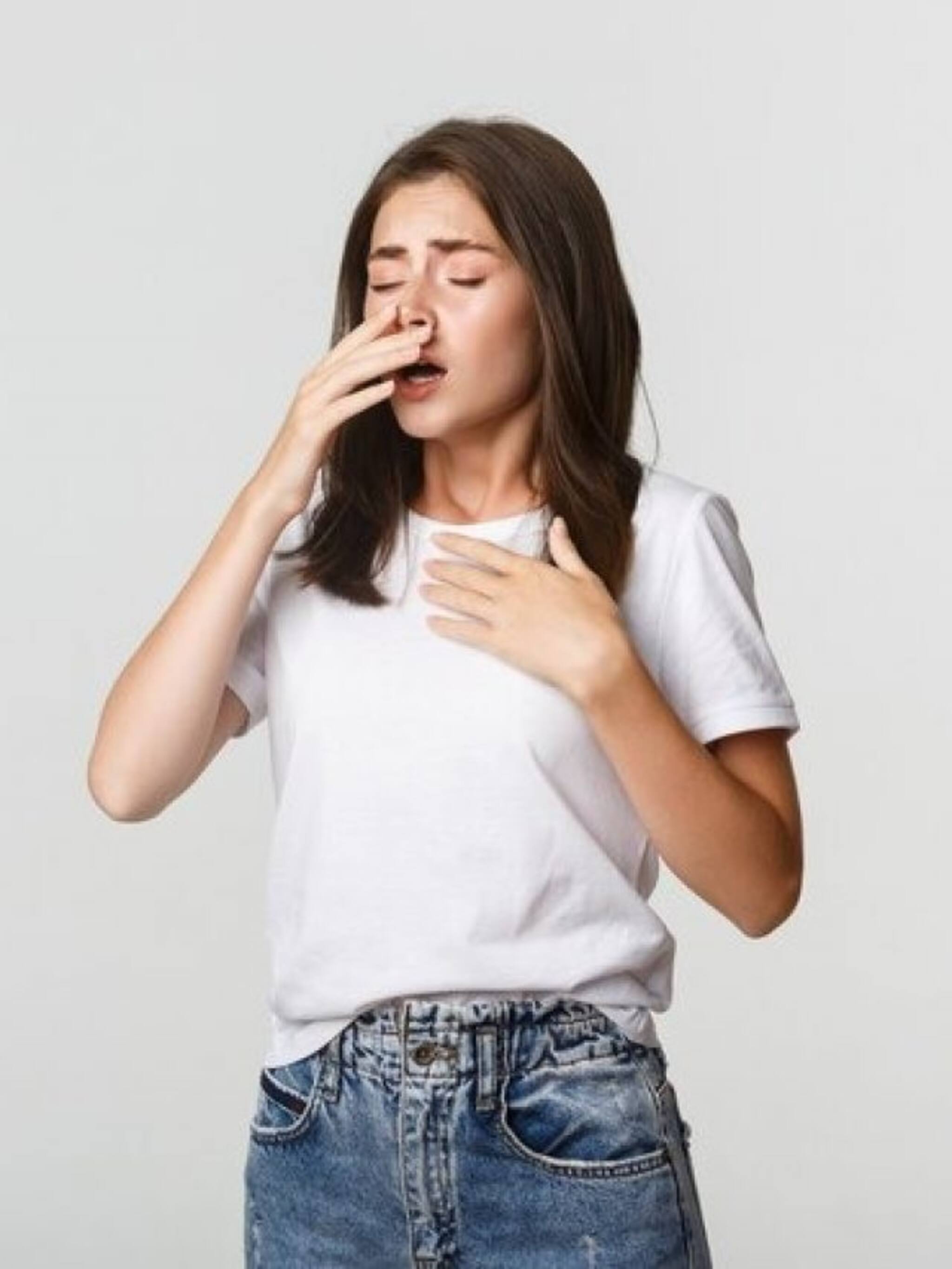 शिंक येताच डोळे का होतात बंद? काय आहे कारण?