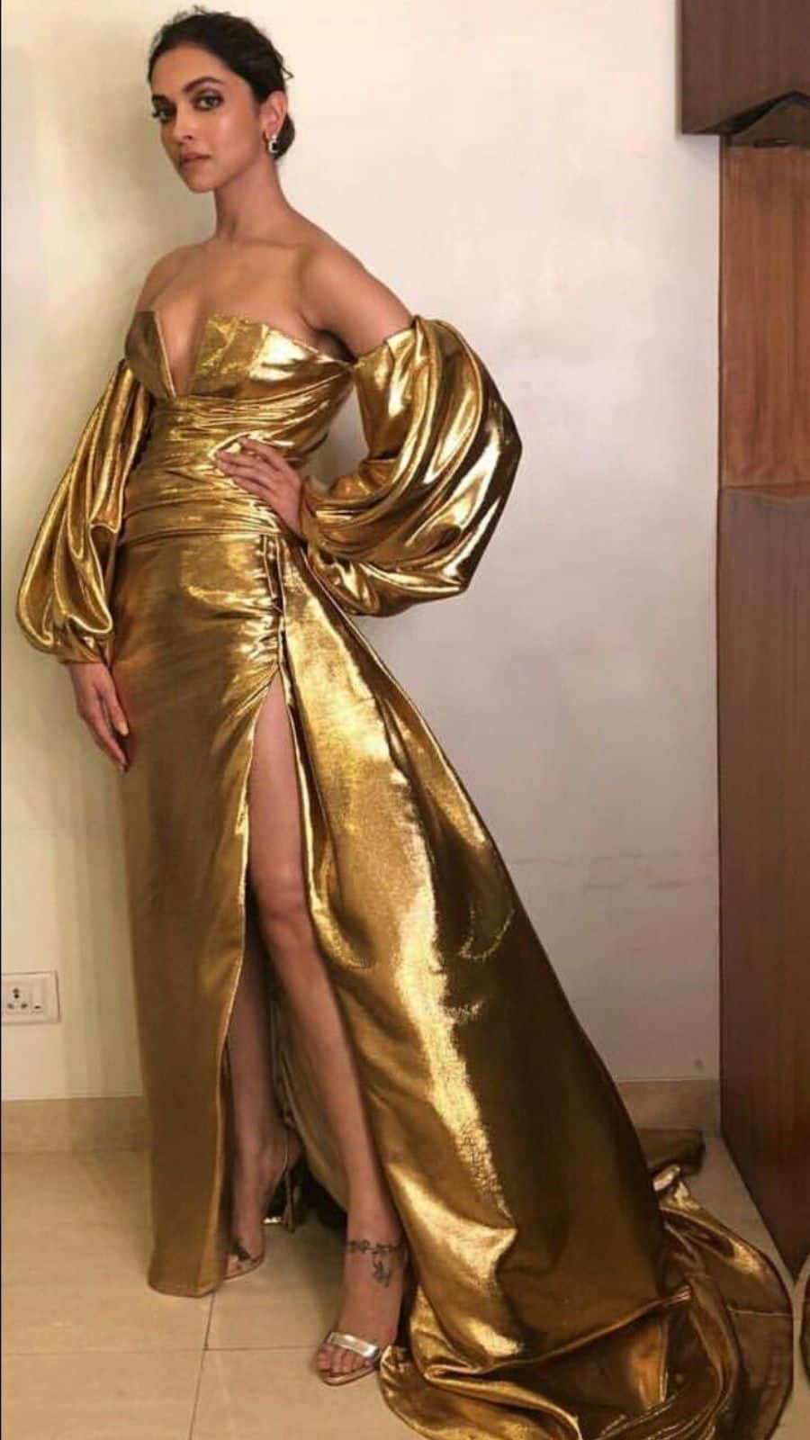 actress in golden dress Sassy Shortcake Wrapped in Gold Dress main image 1