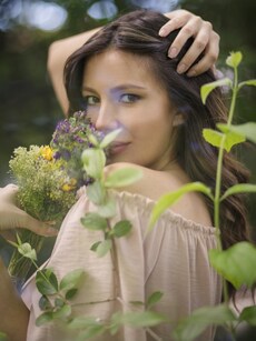 7 Zodiac Signs with Irresistible Charm