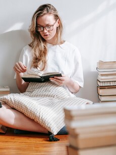 10 Books Students Must-Read to Boost Their IQ