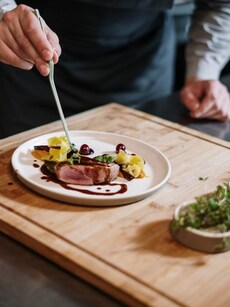 Top 10 Countries With The Worst Food in the World