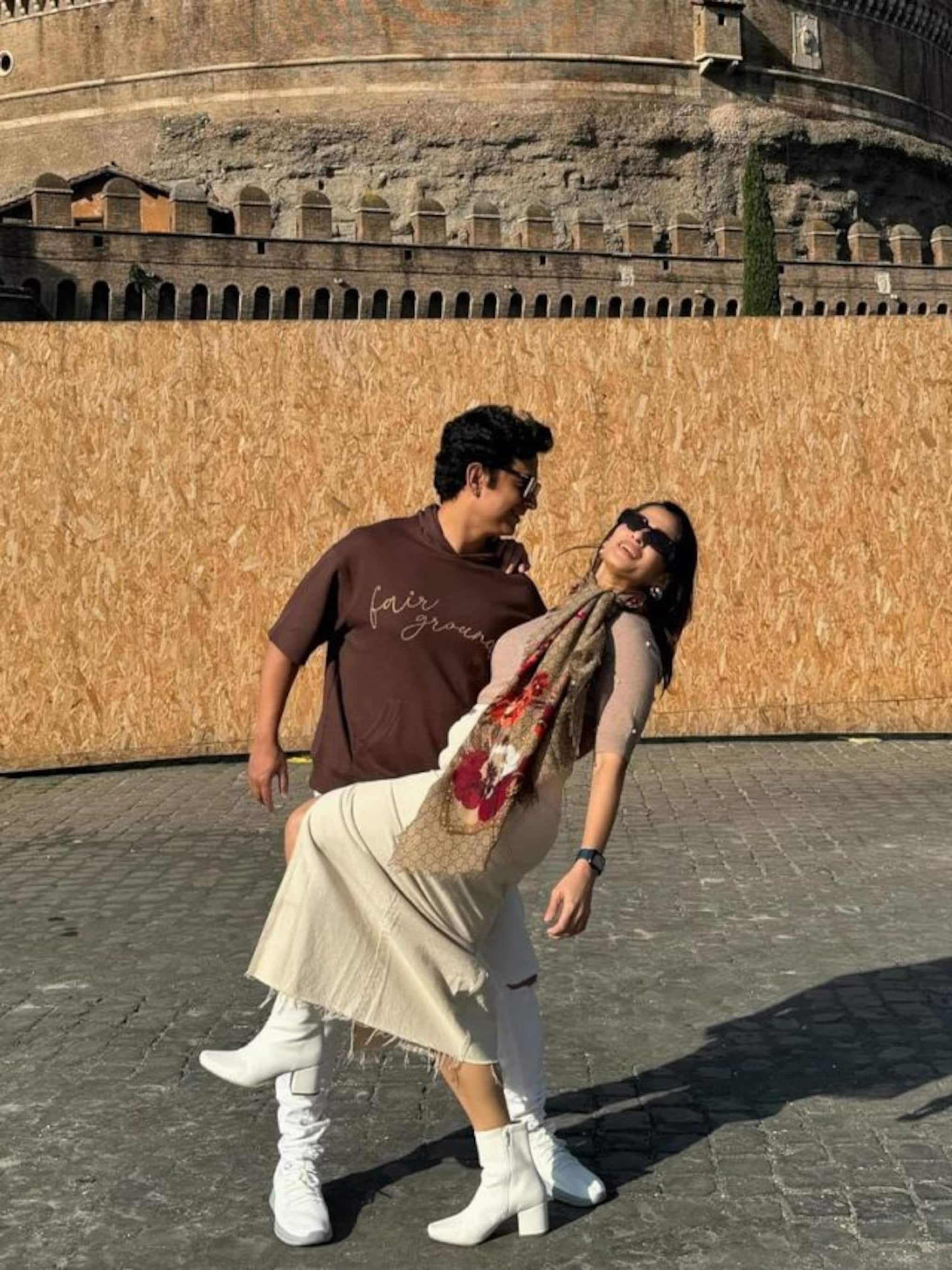 मराठी जोडप्याचा रोममध्ये रोमाँस! फोटो पाहून तुम्हीही लाजाल