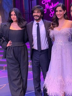 Harsh Varrdhan Kapoor&rsquo;s pics with family