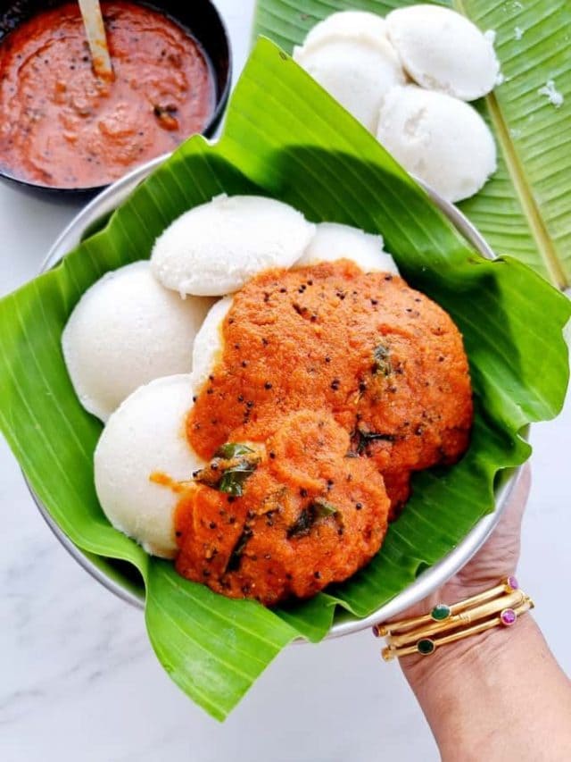 7 Easy Steps To Make South Indian-style Idlis In Kadhai