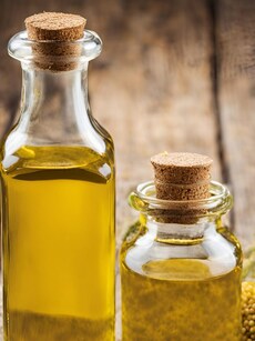 10 health benefits of mustard oil to get glowing skin, long hair