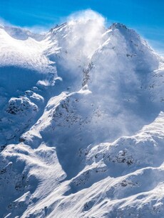 10 Breathtaking Peaks for Thrill-Seeking Adventurers