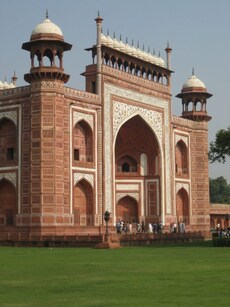 10 Must-Visit Tourist Attractions in Uttar Pradesh