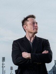Elon Musk Becomes First Person to Hit $400 Billion Net Worth