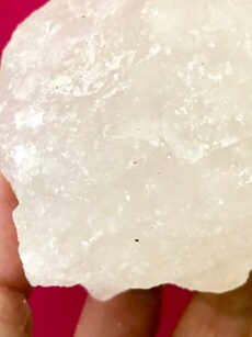 10 benefits of alum, or fitkari, for your skin and hair health