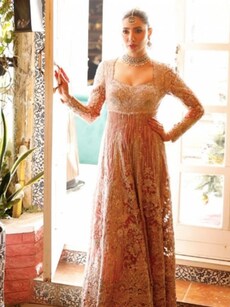 Mahira Khan redefines desi glam; PICS