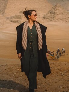 Bollywood celebs&rsquo; 2024 new year celebration pics