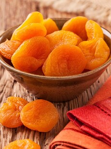 Health benefits of dried apricots, 5 easy recipes to enjoy it most