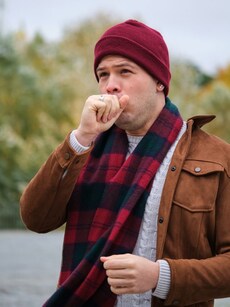 8 home remedies for colds and coughs; Use honey, ginger, garlic