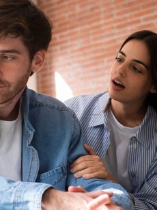 10 signs your partner is emotionally unavailable for you