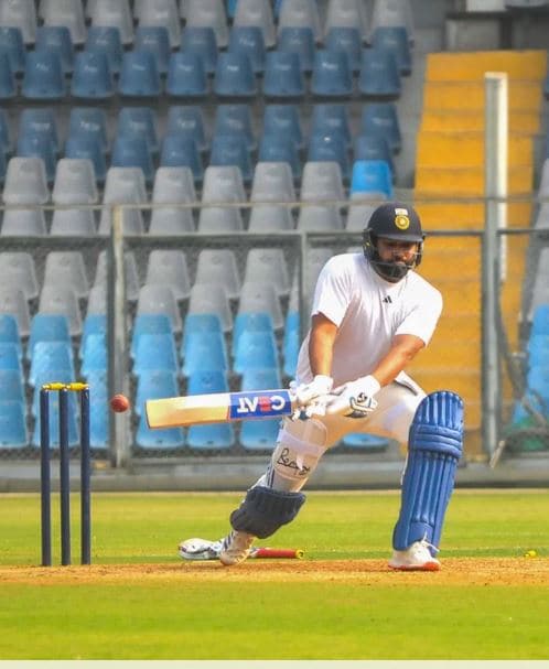 Rohit Sharma with Mumbai Ranji Trophy team-2025-01-607f0ef1e9260114d9093cdf76eadb14