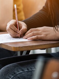 10 Hacks to Ace NEET UG Pen-and-Paper Exam