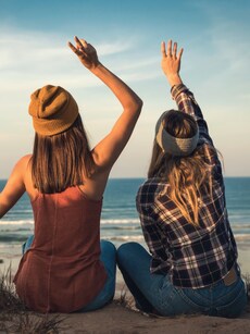 4 Zodiac Signs Set to Make True Friends in 2025