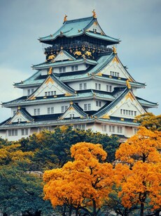 10 Largest Castles In The World That You Must Visit