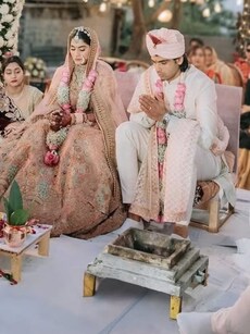 Neeraj Chopra&rsquo;s wife Himani Mor is a smiling beauty; PICS