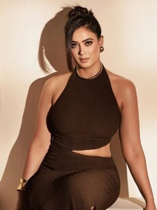 10 Bollywood beauties show you how to wear mocha mousse outfits