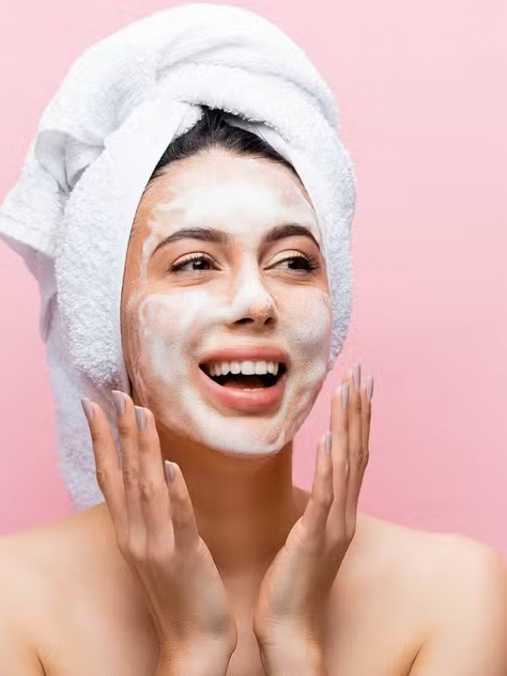 दिवसातून किती वेळा धुवावा चेहरा? कसा निवडावा योग्य फेसवॉश?